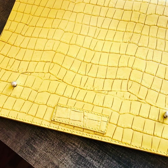 Che Evoca Leather Clutch - Picture 2 of 8